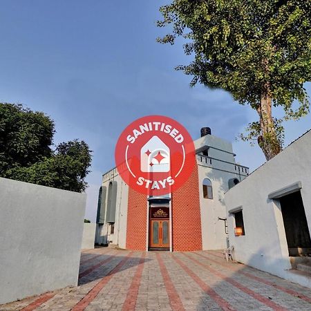 Collection O 83344 Hotel New River Rajkot Exterior foto