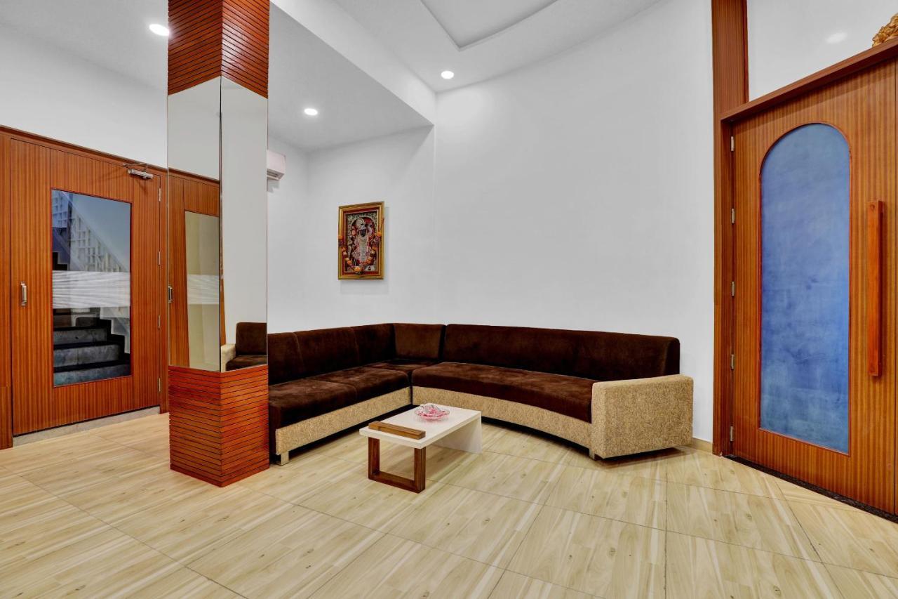 Collection O 83344 Hotel New River Rajkot Exterior foto