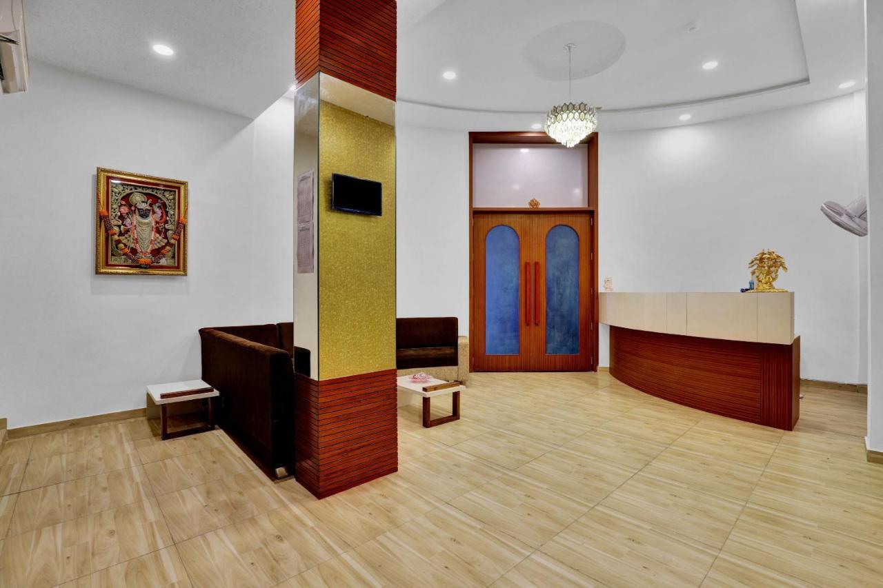 Collection O 83344 Hotel New River Rajkot Exterior foto